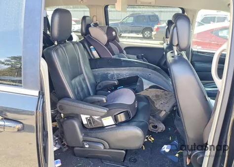 2015 Chrysler Town & Country Touring z USA, uszkodzony, nr VIN 2C4RC1BG6FR601426